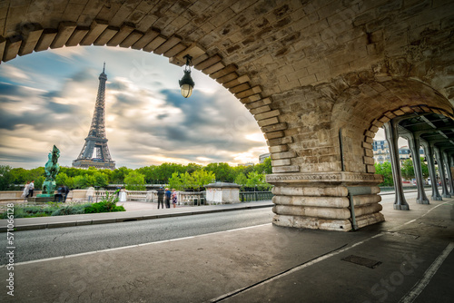 Eiffel Tower at sunrise seen from Bir-Hakeim bridge in Paris, France © Pawel Pajor