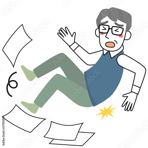 床に落ちている紙で滑って転倒するシニア男性