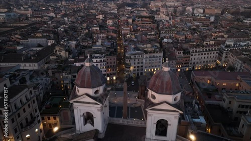 Piazza di Spagna, la scalinata di Trinità dei Monti e la famosa fontana. Roma, Italia.
Vista aerea panoramica di tutto il centro storico di Roma al risveglio.  photo