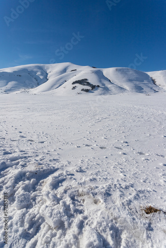 Winter landscape around Castelluccio di Norcia, Italy © Alessandro Persiani