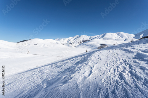 Winter landscape around Castelluccio di Norcia, Italy © Alessandro Persiani