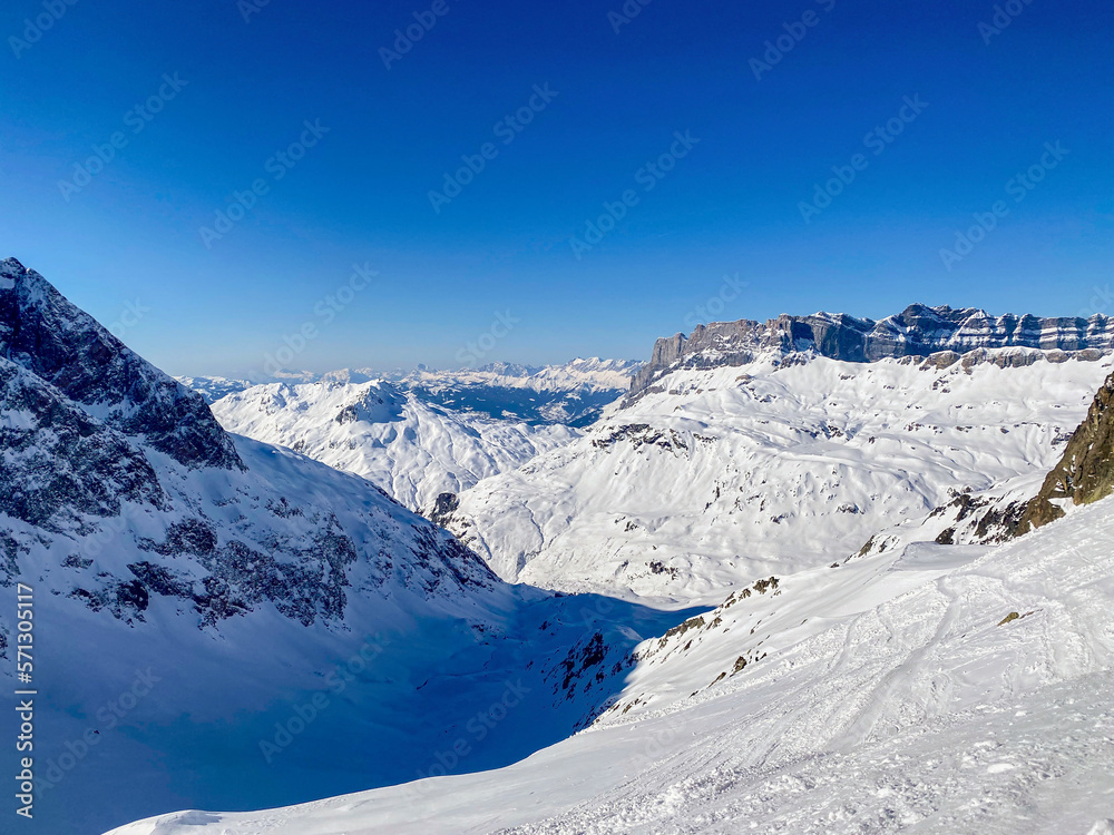Obraz premium Snow covered Mountains, French Alps 