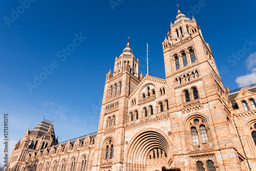 Exterior facade of the Natural History Museum (London)