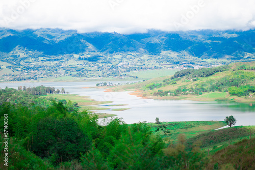 vista del lago calima en colombia, vista de río y landscape, mountains and summer © JeanSebastian