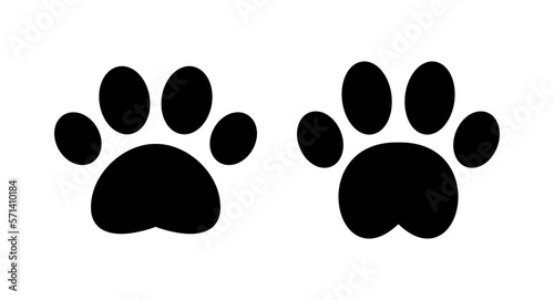Paw icon vector illustration. paw print sign and symbol. dog or cat paw