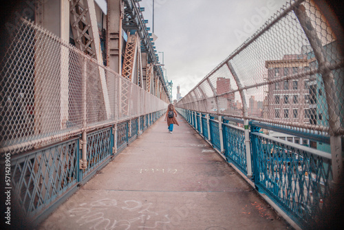 Manhattan bridge walk photo