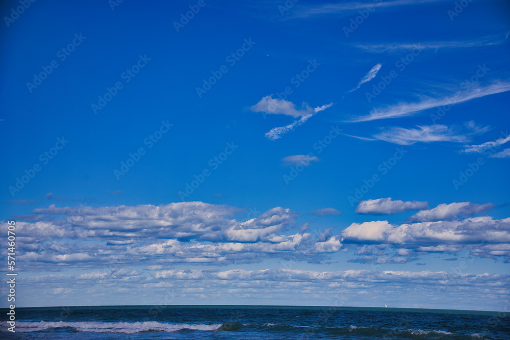 Fototapeta premium Sunny winter day at an empty beach at Sebastian Inlet Florida