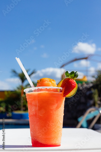 daiquiri de frutos rojos , bebida 