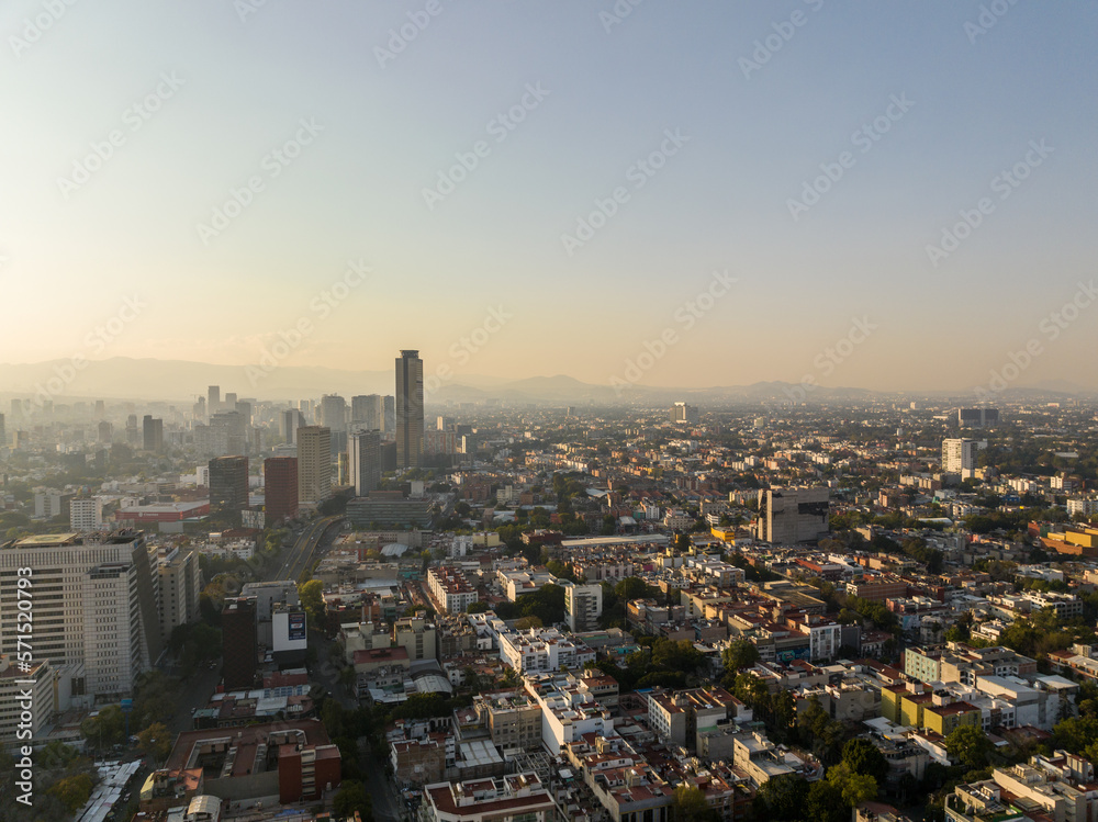 Obraz premium Beautiful aerial view of the capital of Mexico city of Mexico City at sunset.