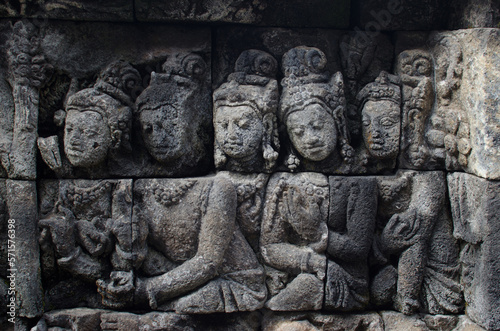 sculptures in hindu temple