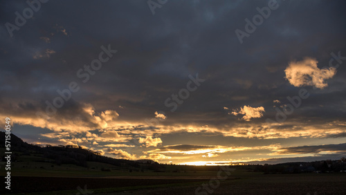 Fototapeta Naklejka Na Ścianę i Meble -  Sonnenuntergang im Albvorland