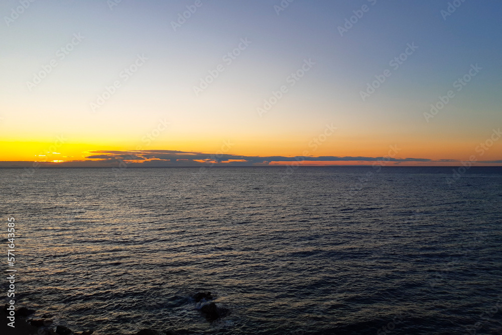 Alba e bellissimo panorama sul mare a Diano Marina in Liguria, viaggi e paesaggi in Italia Alba e bellissimo panorama sul mare a Diano Marina in Liguria, viaggi e paesaggi in Italia
