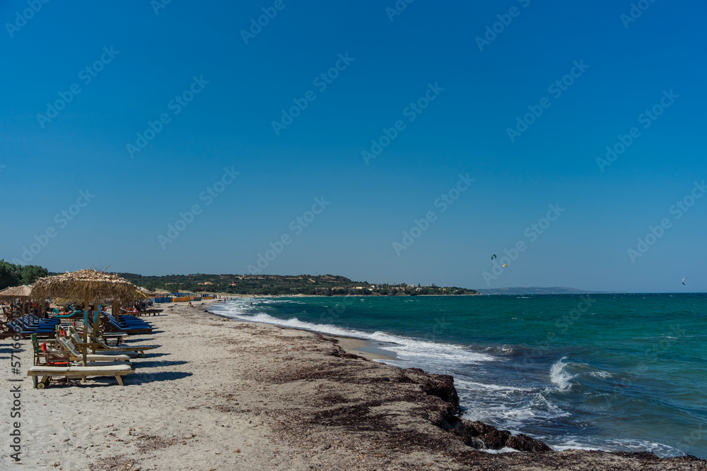 Parasolki na plaży w Mastichari na Wyspie Kos. 