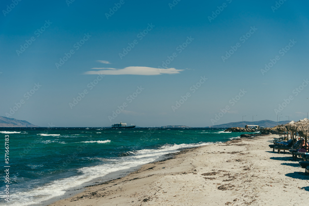 Piękna Grecka plaża w Mastichari. 