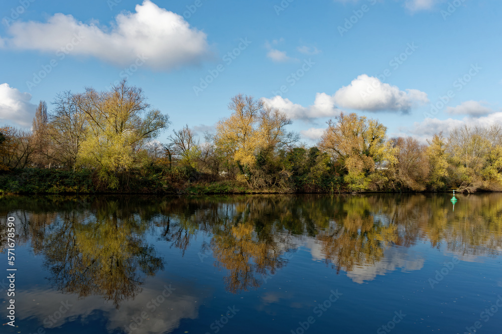 Deutschland - Bayern - Aschaffenburg - Fluss Main Deutschland - Bayern - Aschaffenburg - Fluss Main