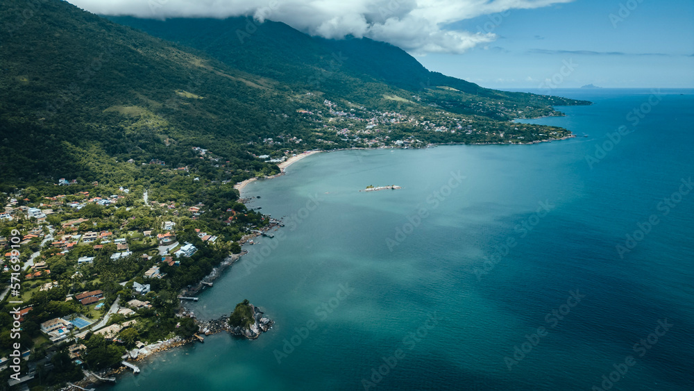 Obraz premium Ilhabela Ilha Litoral Paulista São Paulo Brasil Praia São Sebastião Veleiro Barco Barcos Oceano Mar Marina Iate Viagem Turismo Natureza Costa Tropical Paraíso Porto Feiticeira Castelhanos Verão Sol 