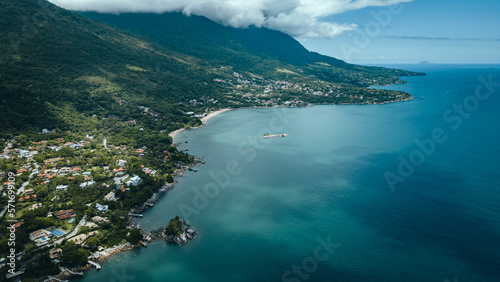 Ilhabela Ilha Litoral Paulista São Paulo Brasil Praia São Sebastião Veleiro Barco Barcos Oceano Mar Marina Iate Viagem Turismo Natureza Costa Tropical Paraíso Porto Feiticeira Castelhanos Verão Sol 