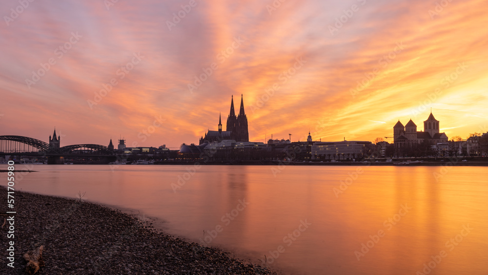 Cologne Skyline Sunset burning sky 2