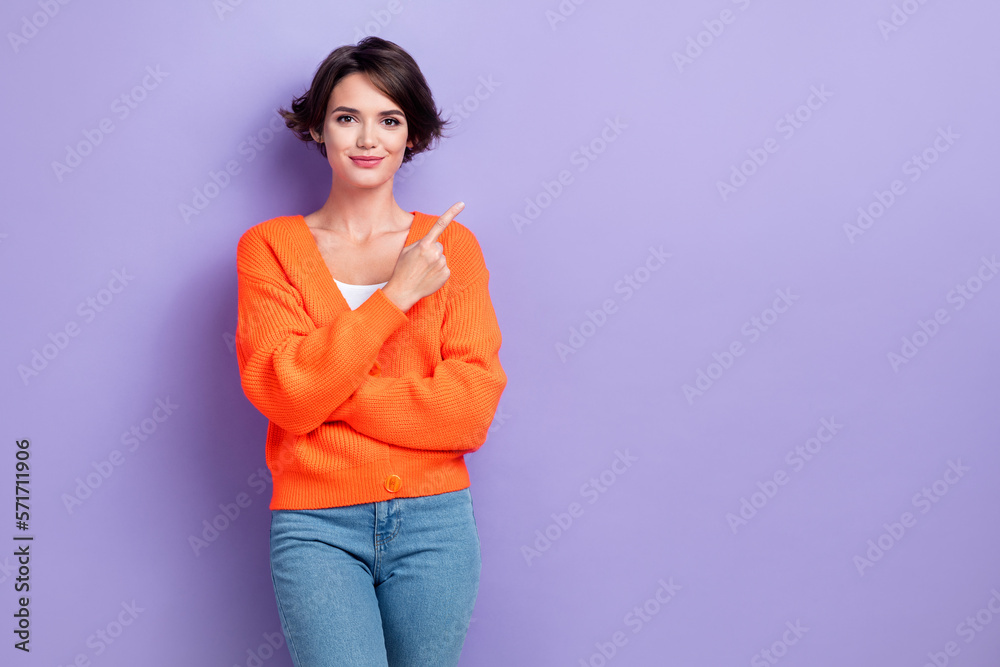 Φωτογραφία Photo of sweet charming lady dressed orange cardigan smiling showing finger empt