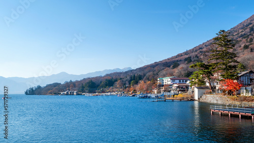 The beautiful autumn scenes at Lake Ashi 