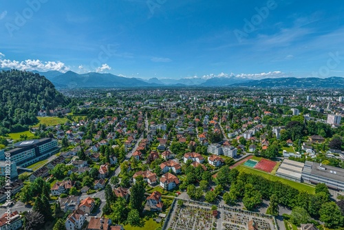 Ausblick auf Vorarlbergs Bezirkshauptstadt Bregenz, Blick in Richtung Rheintal