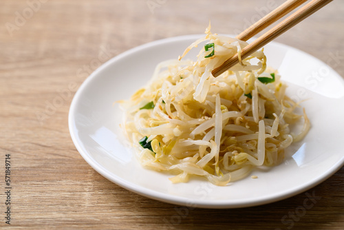 Korean mung bean sprouts salad (Kongnamul Muchim), Korean food side dish