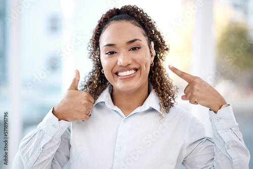 Canvas Print Woman, portrait and thumbs up for hearing aid, auditory treatment or audiologist at health clinic