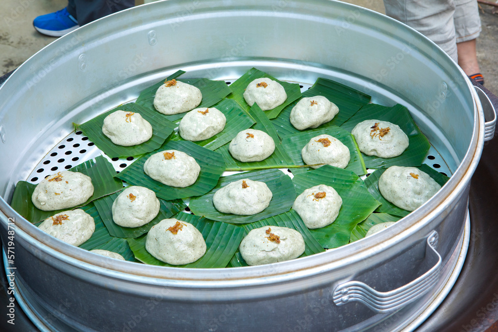 Production, Ching Ming Festival, worshiping ancestors, offerings, Caozi Kueh, steamer Production, Ching Ming Festival, worshiping ancestors, offerings, Caozi Kueh, steamer