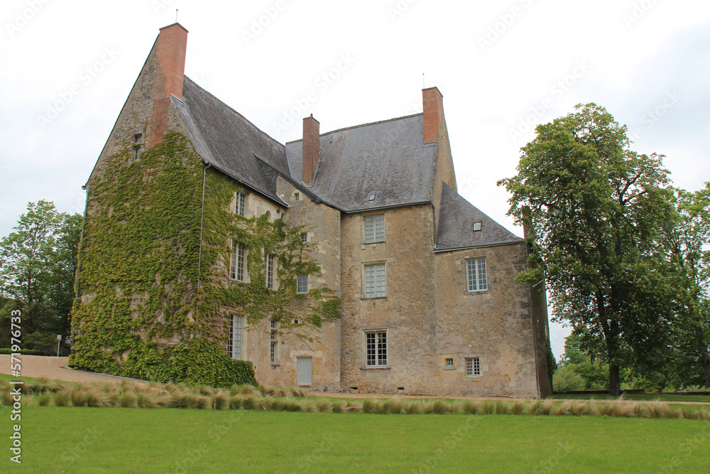 medieval (?) mansion in saché (france) 