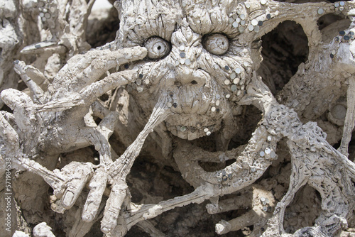 Obraz na płótnie Spectral Face at Wat Rong Khun, Chiang Rai w salonie