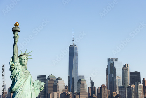 statue of liberty, New York panorama of Manhattan © Africa2008