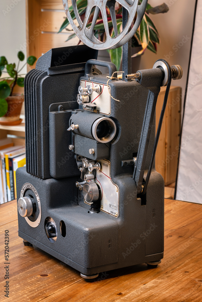 Fototapeta premium Projecteur cinéma pour vidéo 16mm vintage