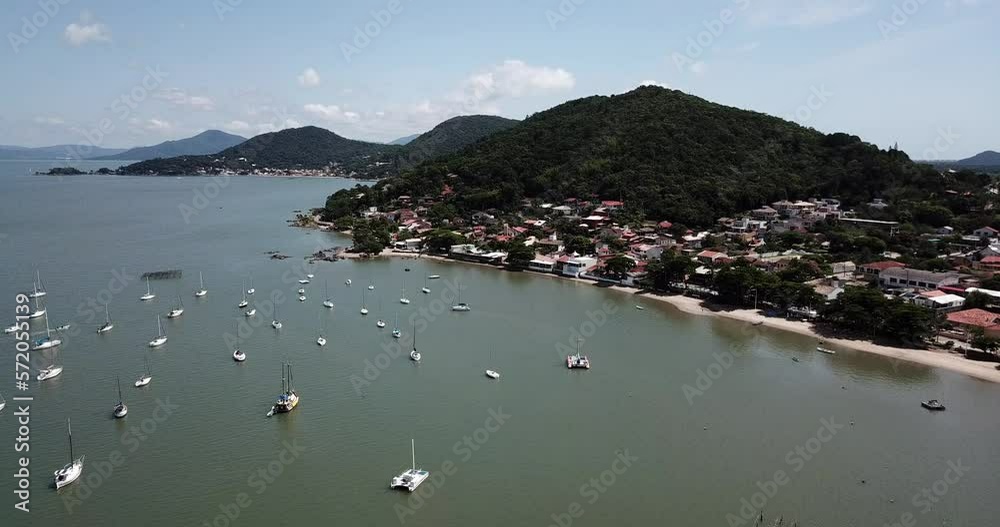 Barcos em Santo Antônio de Lisboa em Florianópolis Barcos em Santo Antônio de Lisboa em Florianópolis