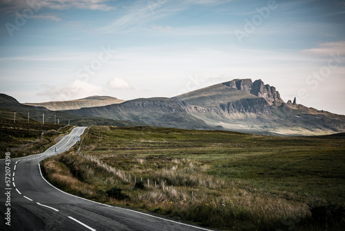 Straße zum Old Man Of Storr auf der Isle Of Skye in Schottland