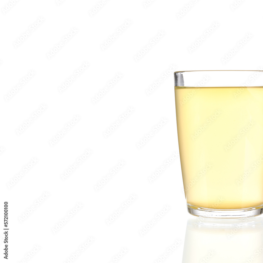 Refrescante té de jengibre natural / Refrescante té de jengibre natural Refrescante té de jengibre natural / Refrescante té de jengibre natural