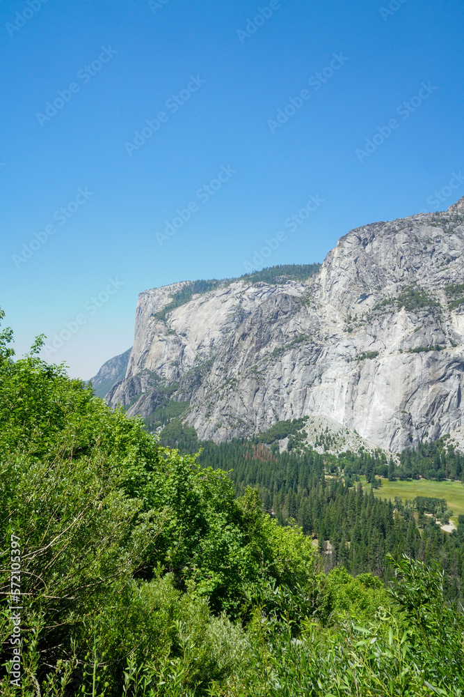 Side view of El Capitan in Yosemite National Park in California
