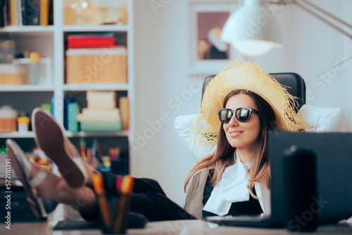 Fotografie Office Worker Ready to Go on Vacation for a Break