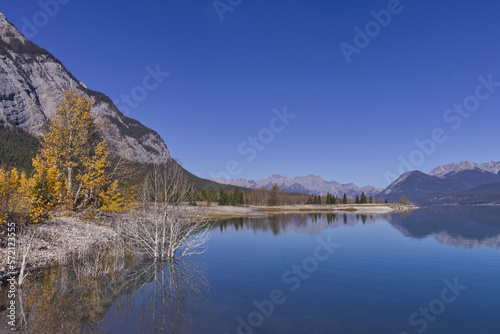 Fototapeta Naklejka Na Ścianę i Meble -  A Beautiful, Clear Autumn Day at Lake Abraham