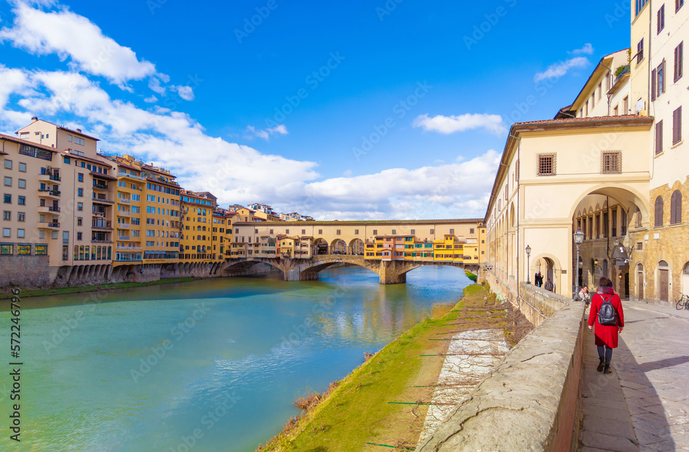 Obraz premium Firenze (Italy) - A view of artistic historical center of Florence, the capital of Renaissance culture and Tuscany region, with Ponte Vecchio and landscape from Piazzale Michelangelo square