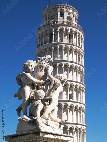 Murais de parede Leaning Tower of Pisa and monuments of Duomo Square