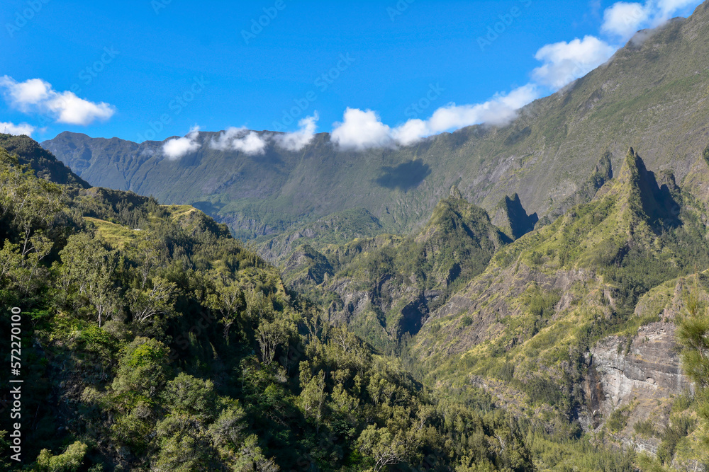 Naklejka premium Paysage montagneux de l'île de la Réunion