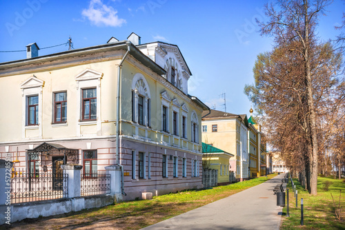Office Building, Volzhsky Boulevard, Kineshma, Ivanovo Region © yulenochekk