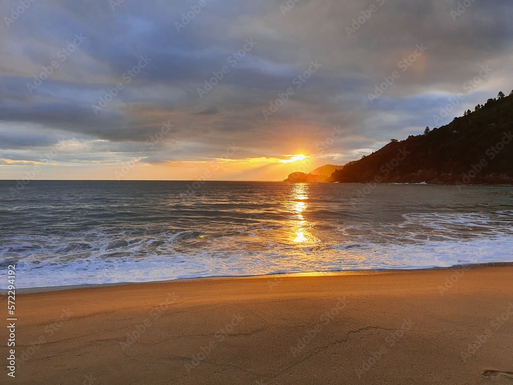 Praia Beach Sunset coconut