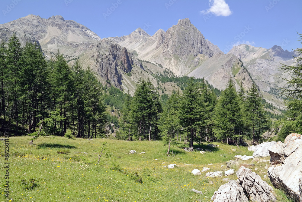 Mountain trekking in the Unerzio Valley, Vallone di Unerzio, Cottian Alps, Maritime Alps, Western Alps, Italy, Europe