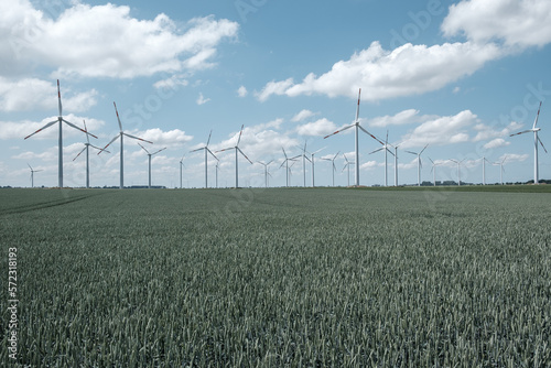 Windkraft in Landschaft