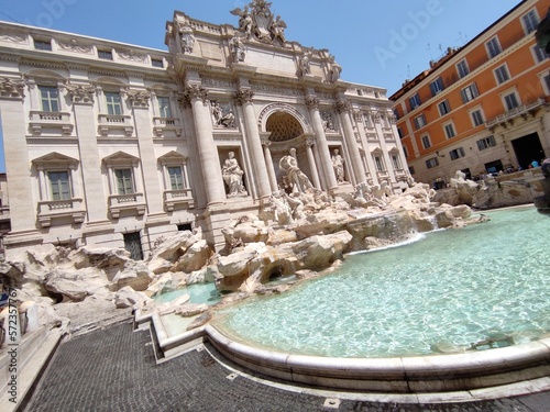 trevi fountain