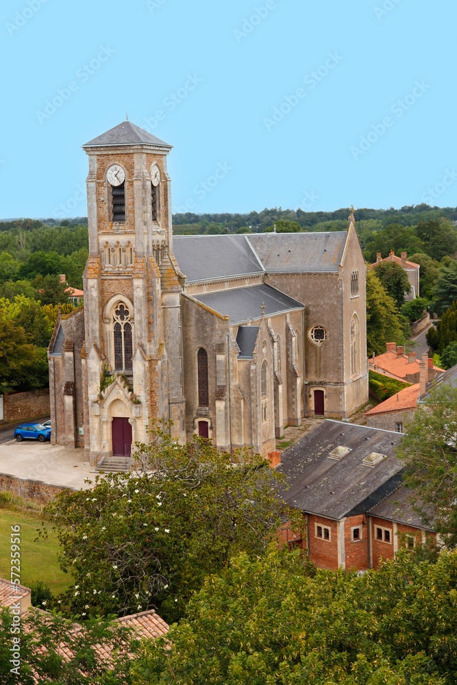 Pays de la Loire - Vendée - Talmont-Saint-Hilaire - Vue sur l'église Saint-Pierre