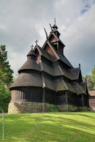 église en bois debout de Norvège photo