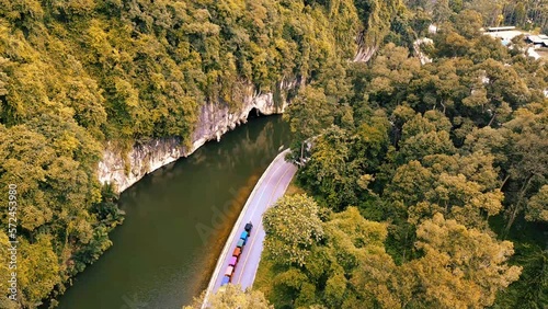 A rickshaw that takes tourists around the park to see nature and beautiful mountain canal
