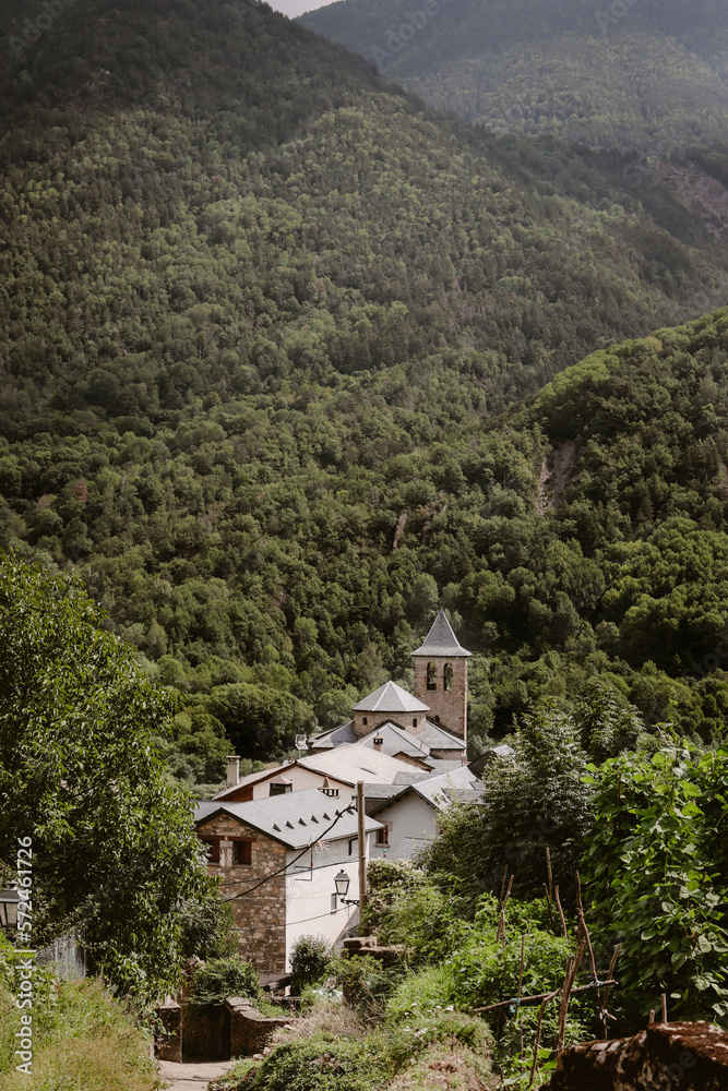 kirche im wald spanien natur reisen nationalpark
